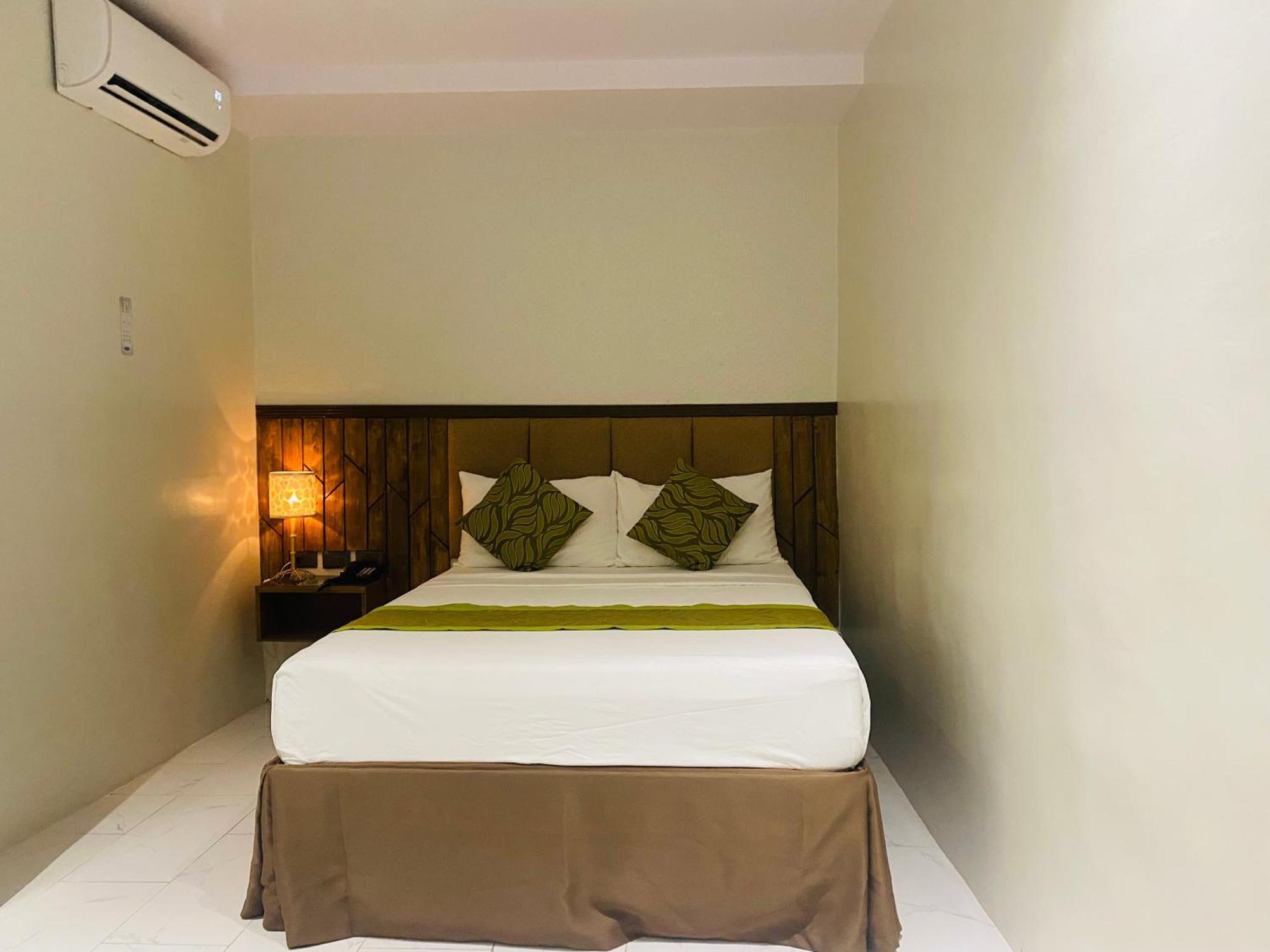 Maxi Hotel And Event Center 塔比拉兰 外观 照片
