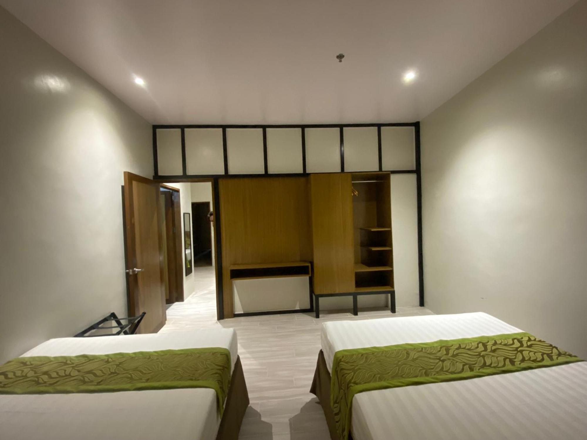 Maxi Hotel And Event Center 塔比拉兰 外观 照片
