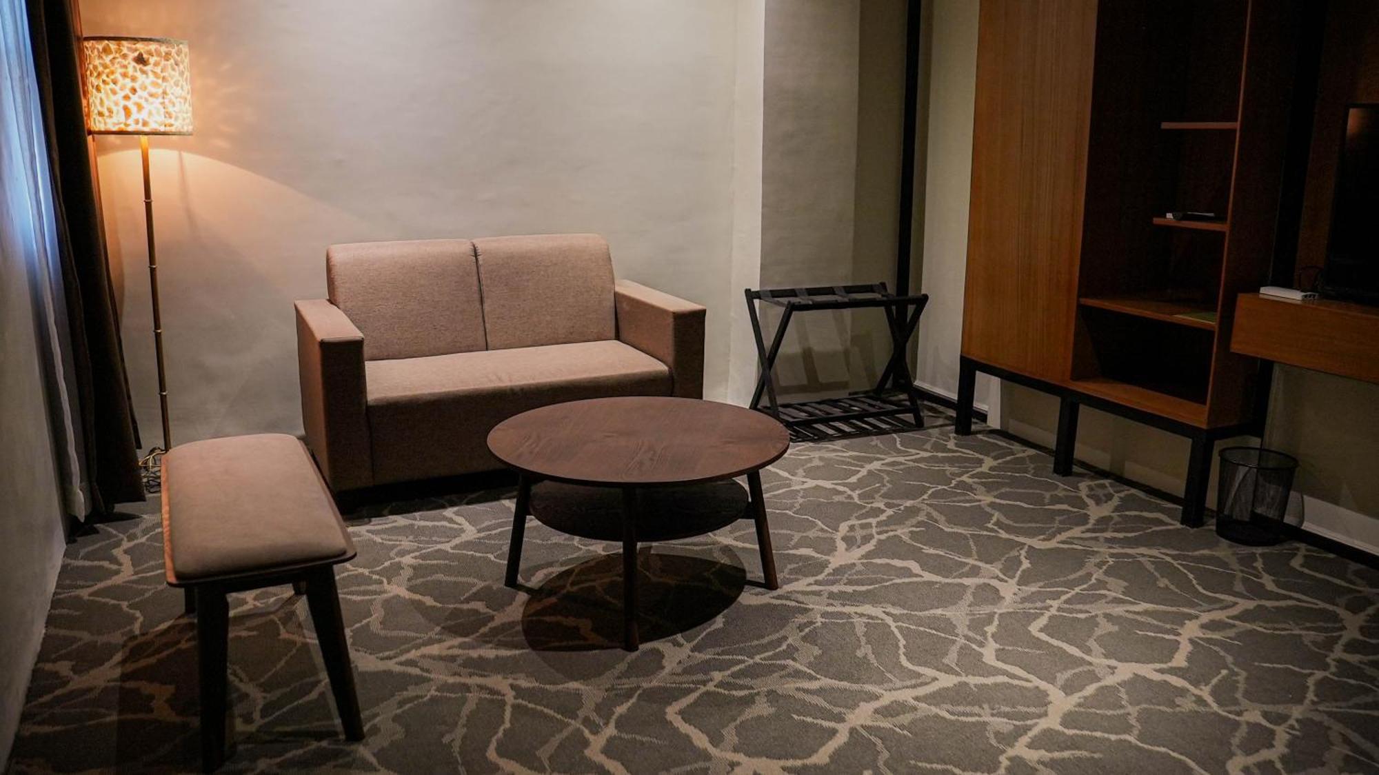 Maxi Hotel And Event Center 塔比拉兰 外观 照片